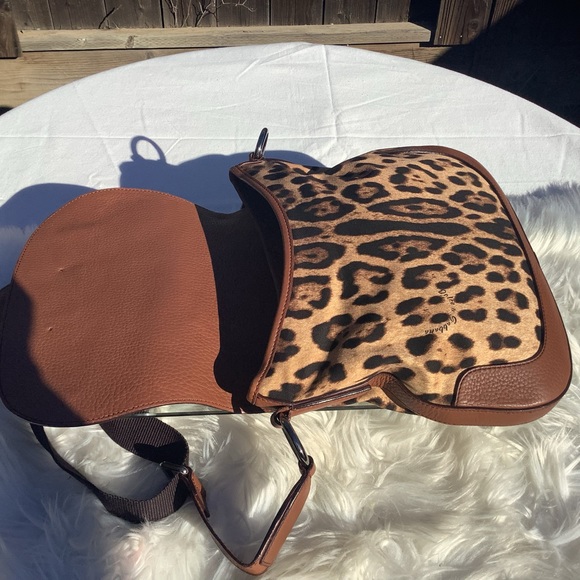 DOLCE & GABBANA
Leather & Canvas Leopard Animalier Saddle Crossbody Bag - Picture 5 of 12